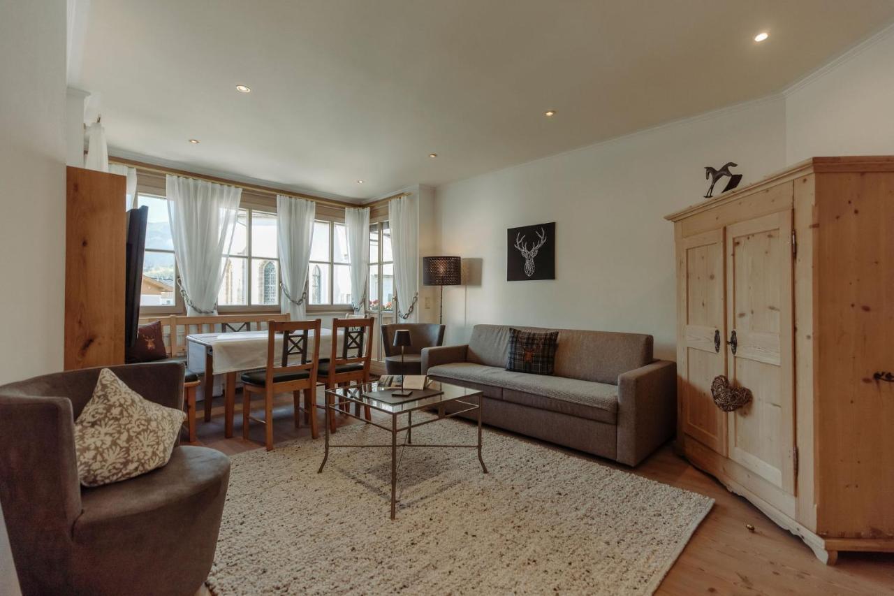 Johanneshof Apartment *