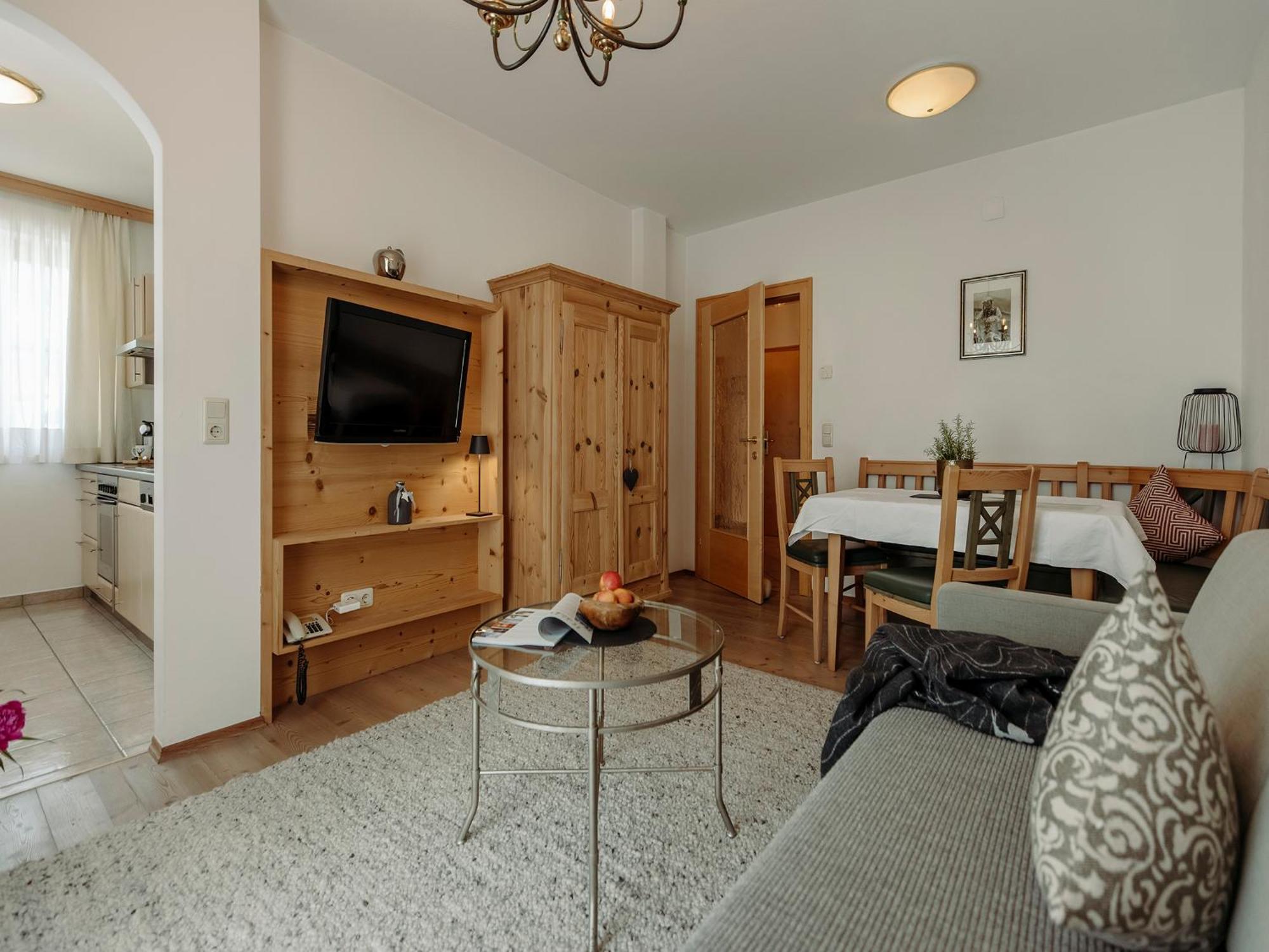 Johanneshof Apartment *
